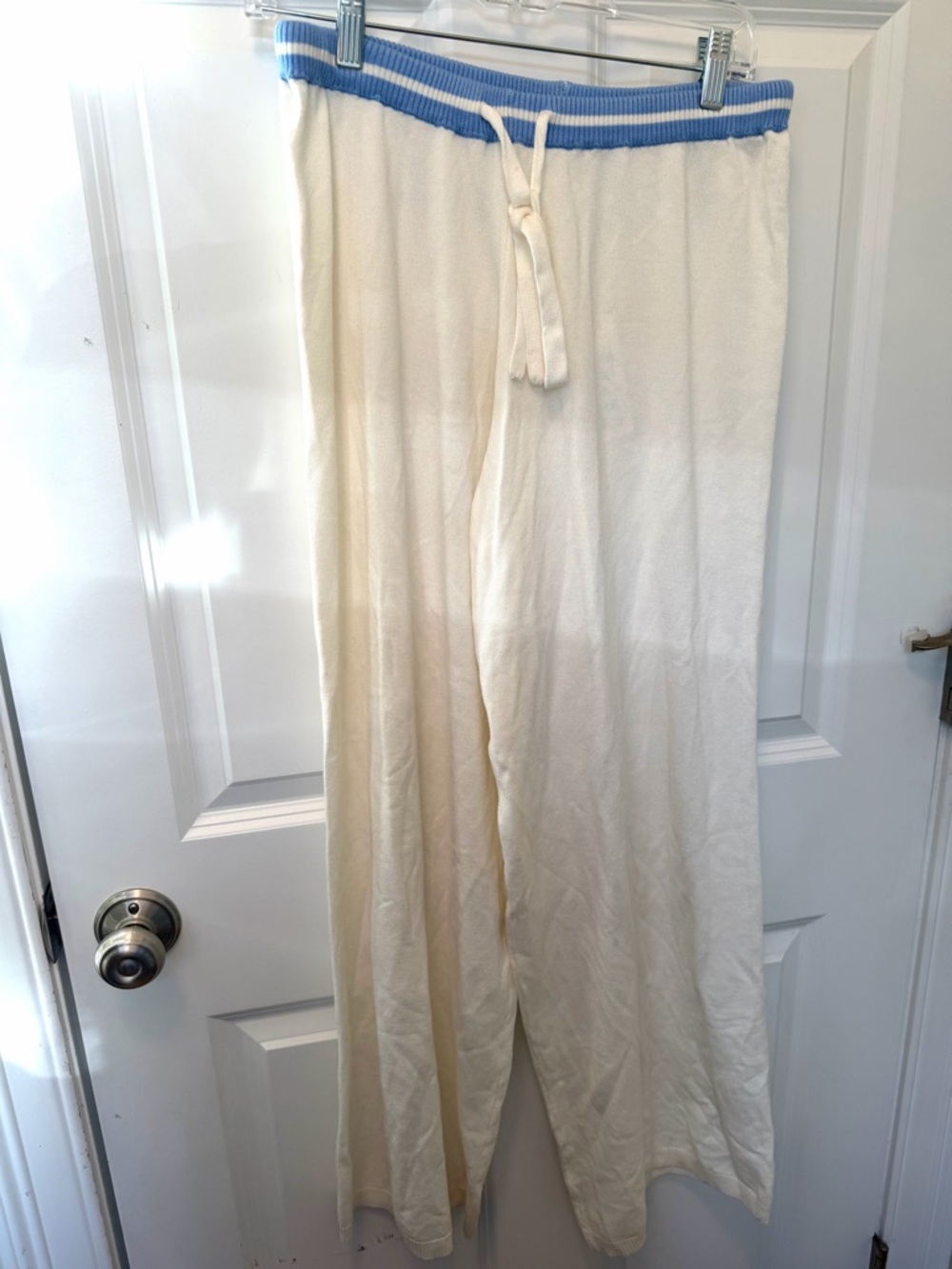 NWT Frankie's Bikinis Cream Lounge Pants with Blue Waistband and back pockets